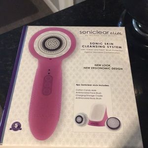 Sonic skin cleaning system